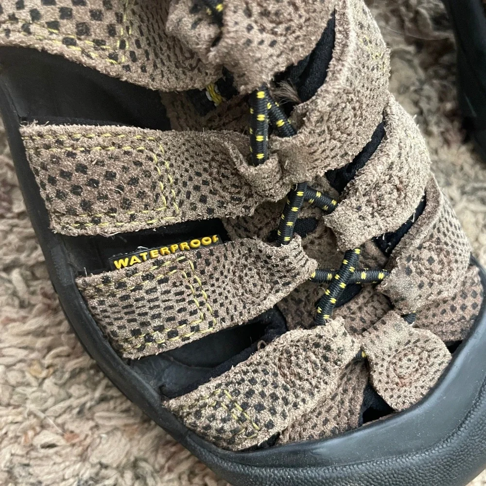 Keen Newport H2‎ Kids Waterproof Sandals Brown Black Patterned Bungee READ